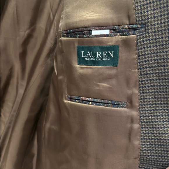Ralph Lauren Sport Coat. 48R. Classic Fit. - Picture 4 of 6